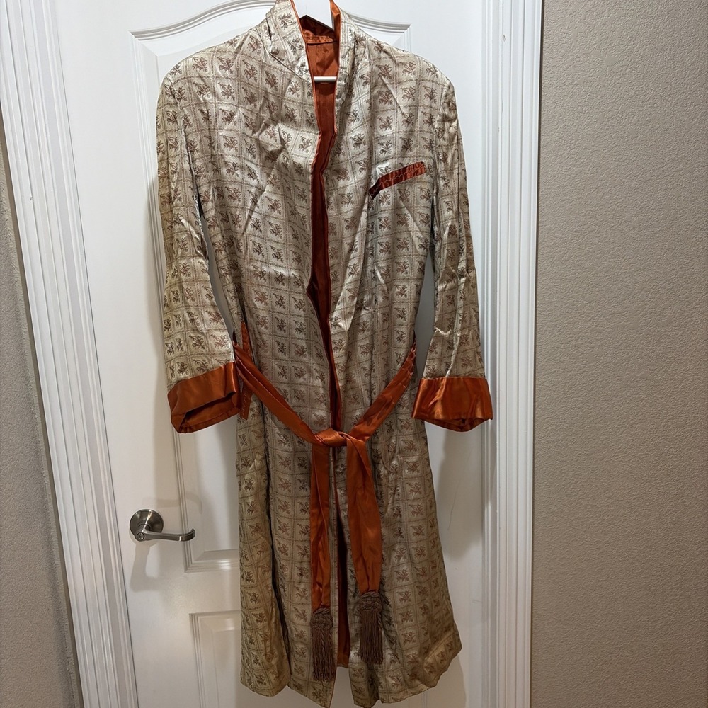 Vtg 1950's Asian Beautiful Satin / Silk Kimono Robe SZ Small 48" Long x 20" W